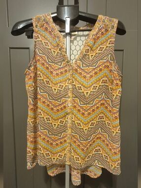 Fig & Flower Boho Sleeveless Blouse – Geometric Print & Lace Back, Size M
